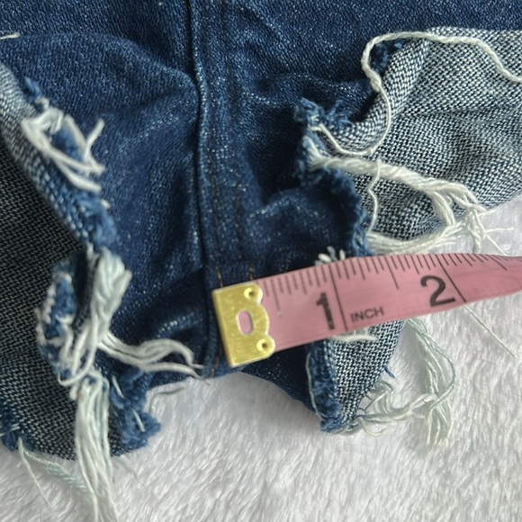 Wrangler Women Cut Off Hi Rise Dark Wash Distressed Western Booty Jean Shorts 26 - Picture 6 of 9